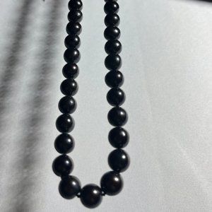 Black Pearls 17" - ultimate luxury